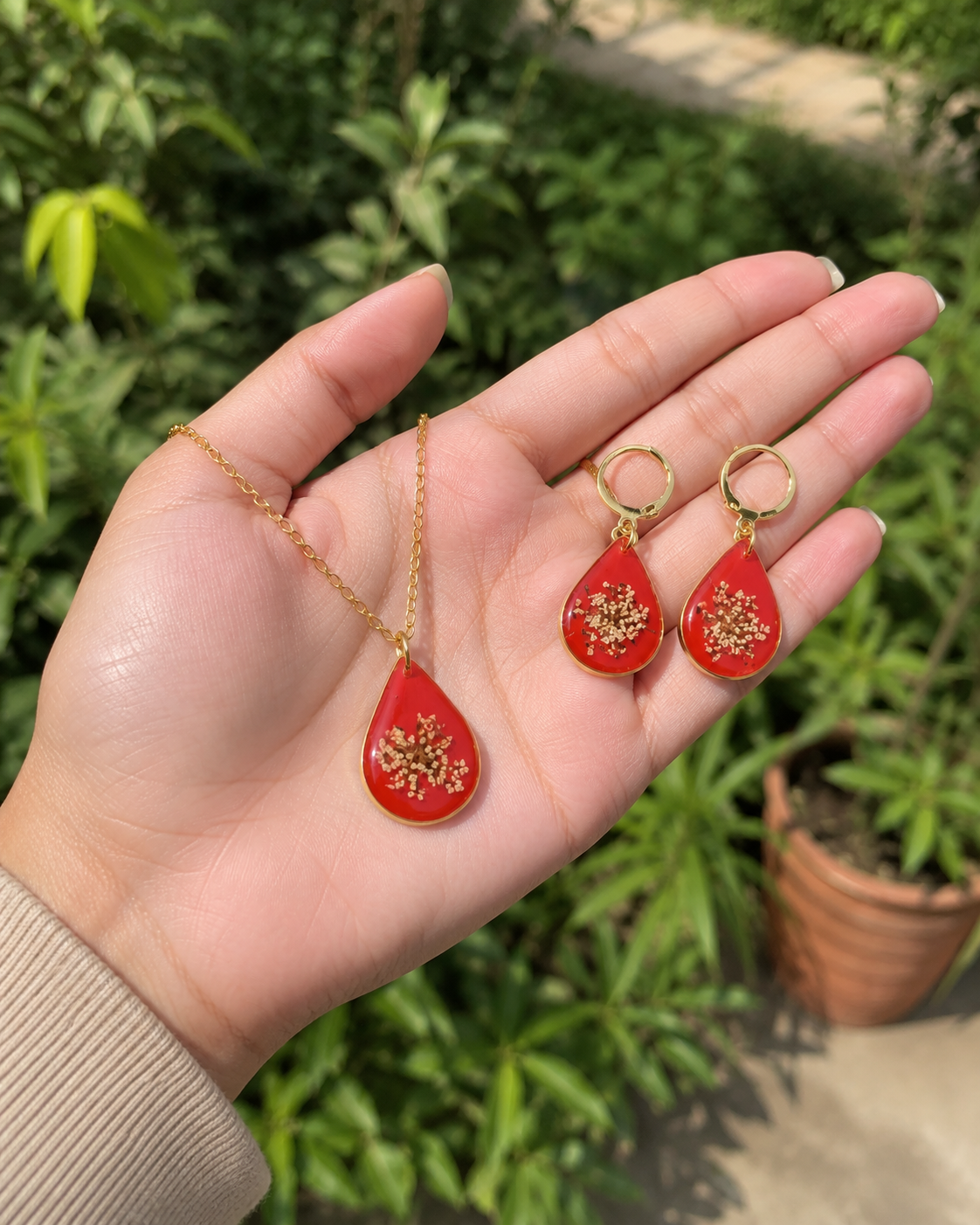 Crimson Bloom – Real Pressed Flower Resin Jewelry Set