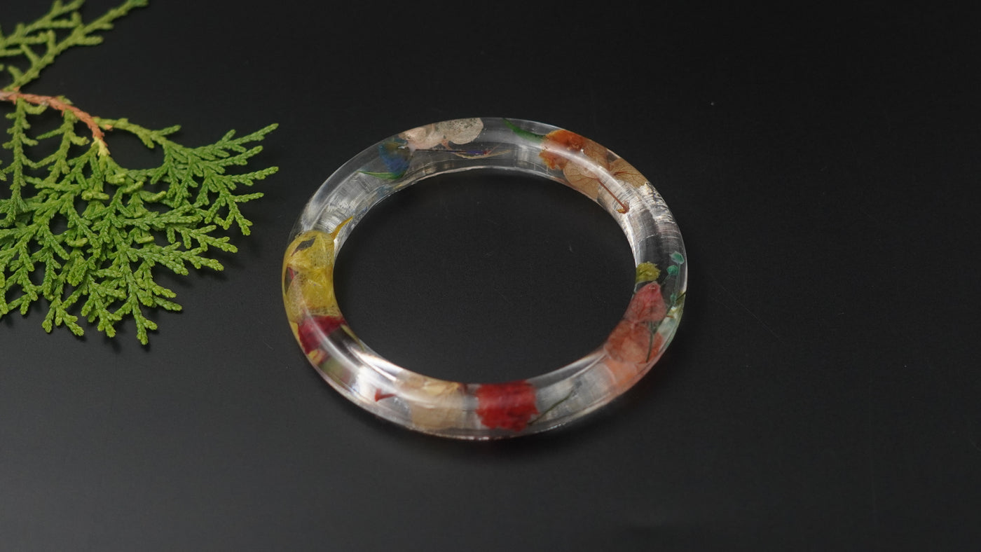 Multicolor Dried Flower Resin Bangle