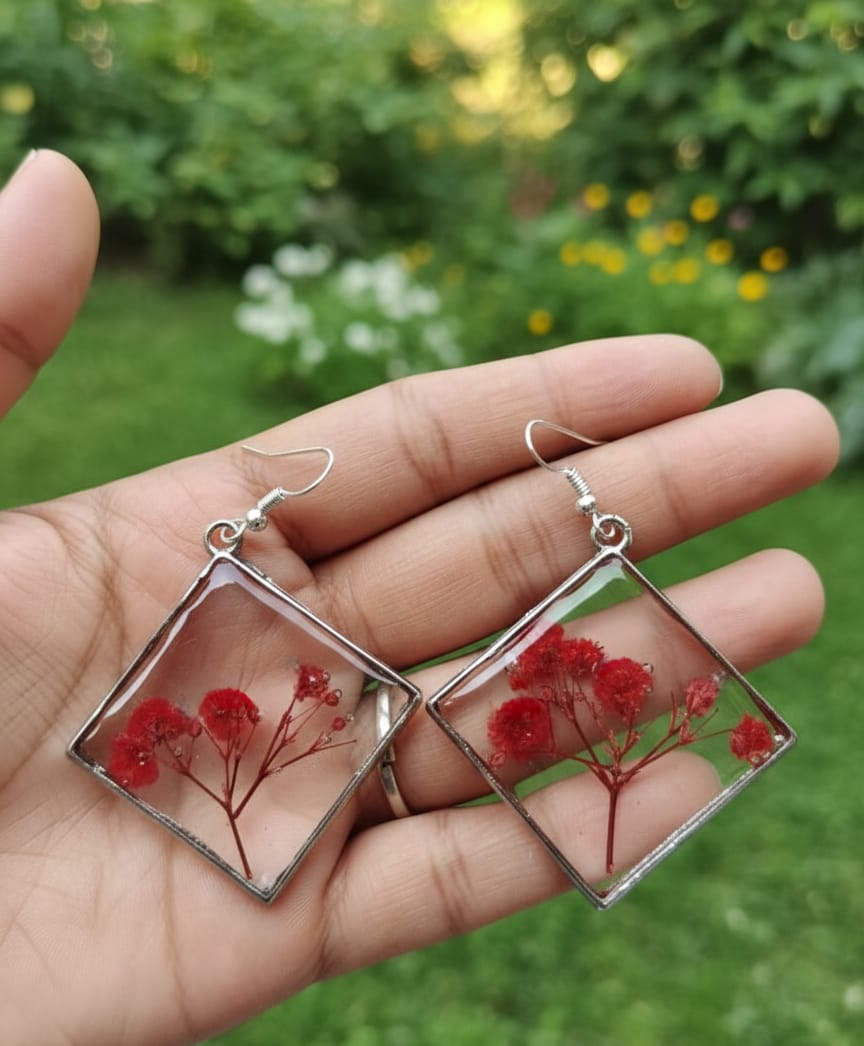 Handcrafted Red Baby’s Breath Resin Diamond Earrings