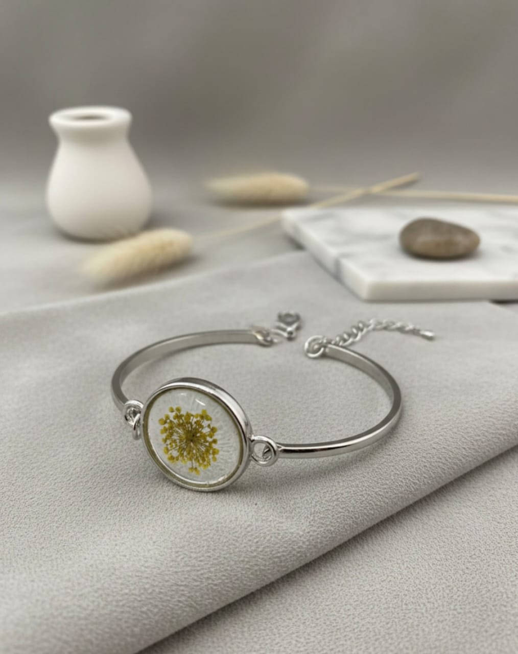 Golden Bloom – Handmade Real Flower Resin Bracelet