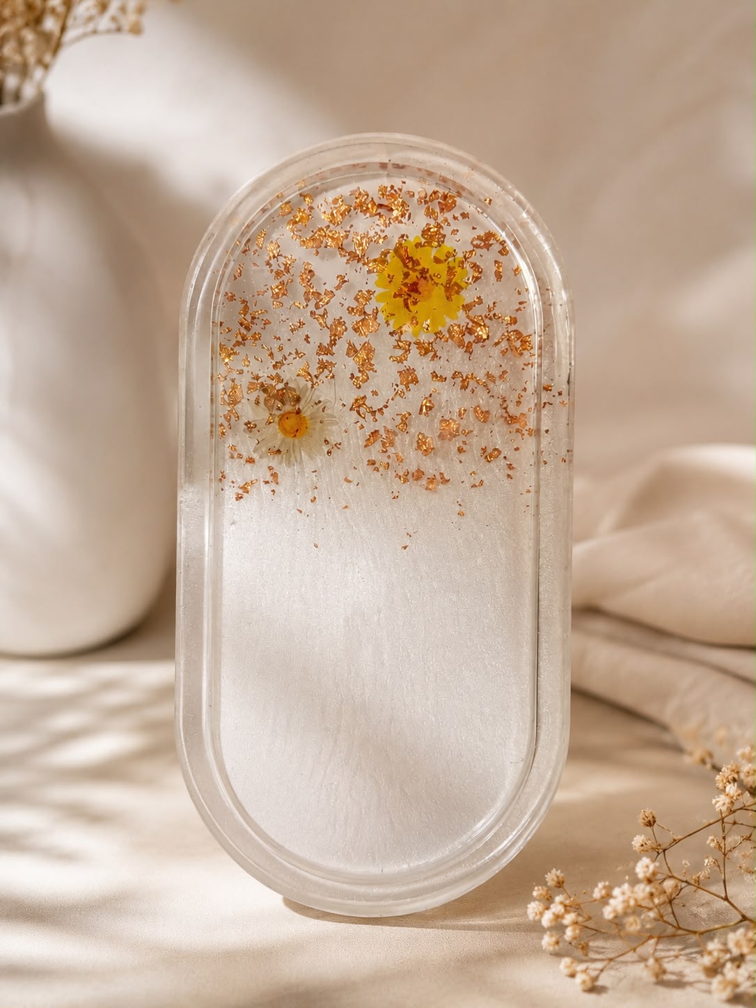 Handmade Resin Tray with Real Dried Flowers & Gold Flakes – Elegant Decorative Serving Tray